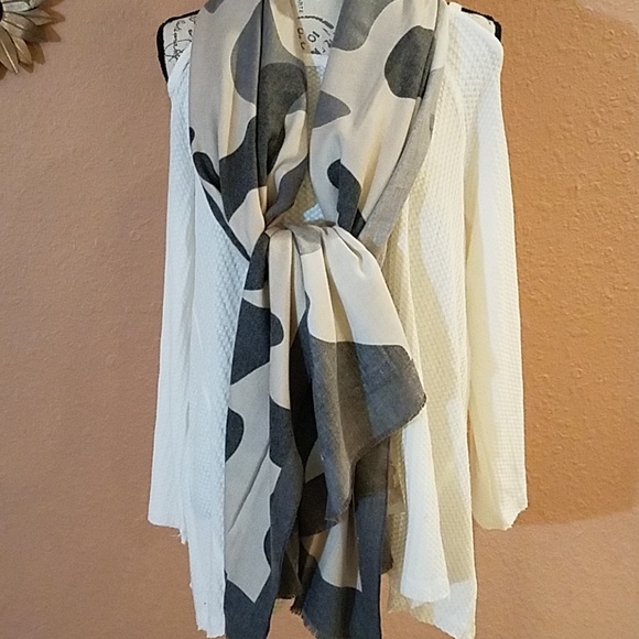 Gray Camo Print Woven Scarf - Picture 6 of 6